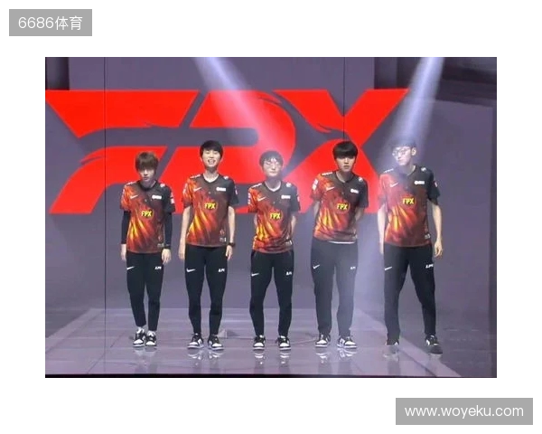 FPX官方发布人员变动公告：York正式退役，回归教练组